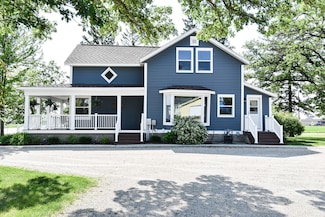 521 1st St W, Thief River Falls, MN 56701