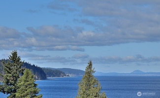 5438 Pleasant View Ln, Freeland, WA 98249