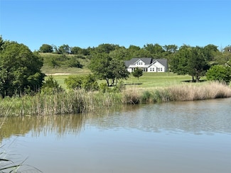 236 Starr Mann Rd, Saint Jo, TX 76265