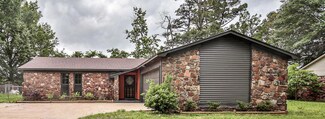 1016 Roselawn Cir, West Memphis, AR 72301
