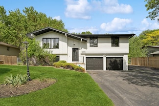 3870 Harbor Ln N, Plymouth, MN 55446