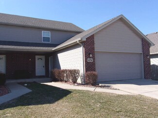 676 Circle Dr, Coal City, IL 60416