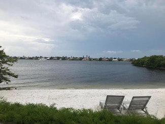 1000 Scotia Dr Unit 107, Hypoluxo, FL 33462