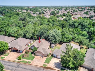 1801 Del Simmons Dr, Edmond, OK 73003