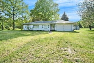 32916 Orchard St, Covert, MI 49043