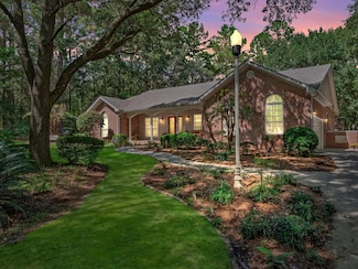 9115 Ravena Rd, Tallahassee, FL 32309