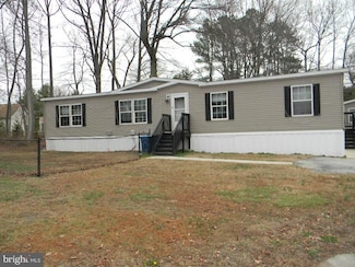 90 N Dragon Dr, Bear, DE 19701