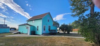 411 Mckinley Ave, Underwood, ND 58576