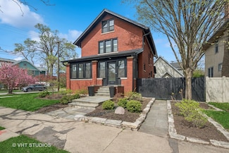 2645 Prairie Ave, Evanston, IL 60201
