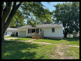 604 Broadway St, Macon, MO 63552