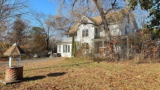 1 Maple St, Milo, ME 04463