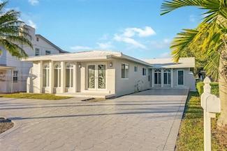 3421 SW 4th St, Miami, FL 33135