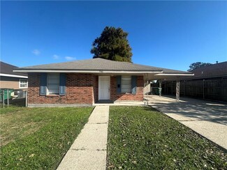 741 Goodson Dr, Gretna, LA 70056