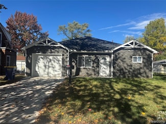 15223 Maplewood Ave, Eastpointe, MI 48021