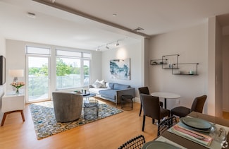 77 New St Unit 209, Cambridge, MA 02138