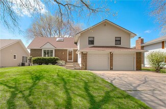 2412 S 15th St, Leavenworth, KS 66048