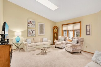 2641 Lake Court Cir Unit 80, New Brighton, MN 55112