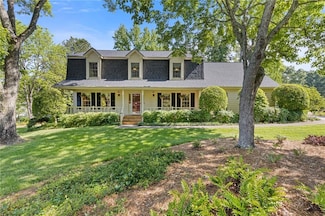 3527 Starwood Trail SW, Lilburn, GA 30047
