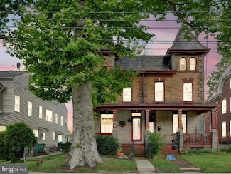 320 W Walnut St, North Wales, PA 19454