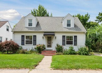 825 Newton St, Lansing, MI 48912
