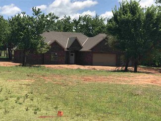 235 NE Road Runner Dr, Fletcher, OK 73541