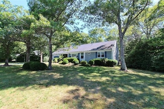 121 Mariner Cir, Cotuit, MA 02635