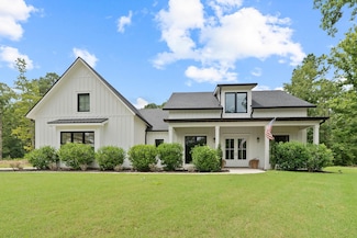 135 Harmony Bay Dr, Eatonton, GA 31024