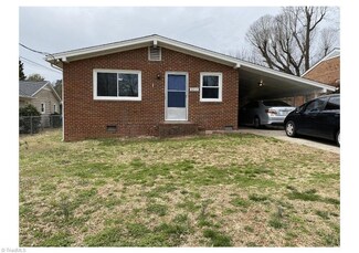 3213 N Centennial St, High Point, NC 27265