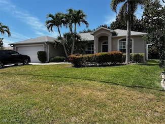 4152 Country Club Blvd, Cape Coral, FL 33904