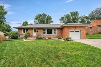 7037 El Rancho Ave, Windsor Heights, IA 50324