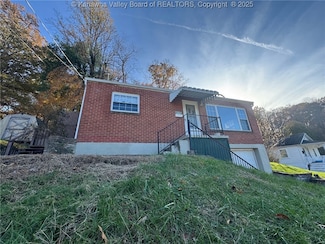 2709 Daniels Ave, Charleston, WV 25303