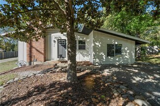 510 NW 80th St, Kansas City, MO 64118