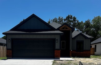 203 W Elm St, Whitewright, TX 75491