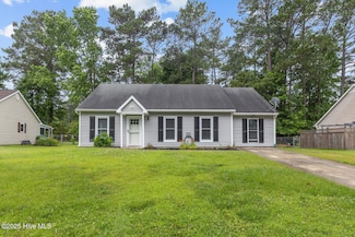 208 E Lakeridge Landing, Jacksonville, NC 28546