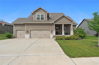 1612 March Ln, Raymore, MO 64083