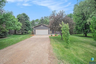 27033 Revilo Place, Sioux Falls, SD 57108