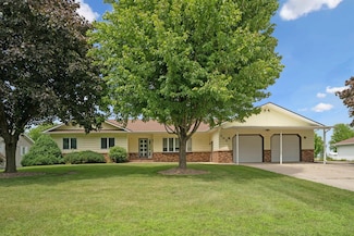 406 E 6th St, Readlyn, IA 50668