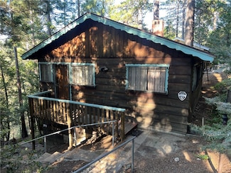 24654 Lake Gregory Dr, Crestline, CA 95046
