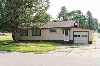 402 Blossom St, Iron River, MI 49935