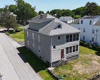5 Hall St, Webster, MA 01570