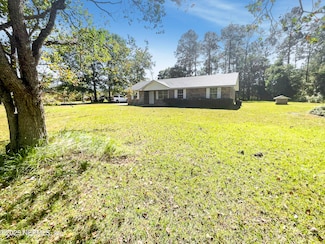 44277 Woodland Cir, Callahan, FL 32011