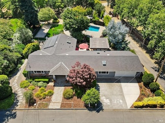 1057 La Grande Ave, Napa, CA 94558
