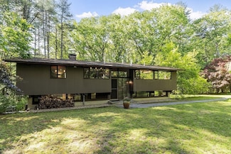 157 Carleton Rd, Carlisle, MA 01741