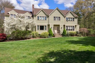11 Liberty Rd, Medfield, MA 02052