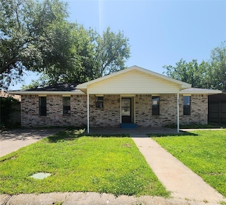 2413 7th St, Prague, OK 74864