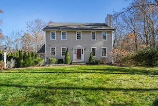 18 Lyman Barnes Rd, Brimfield, MA 01010