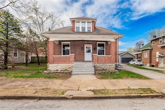 208 E 4th St, Washington, MO 63090