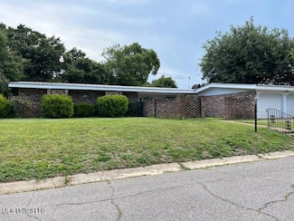28 Woodglen Dr, Gulfport, MS 39507