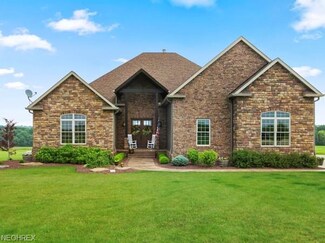 11841 Brungard Rd, New Middletown, OH 44442