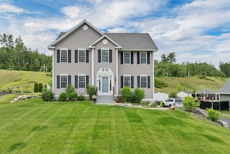 159 Brookview Dr, Hooksett, NH 03106
